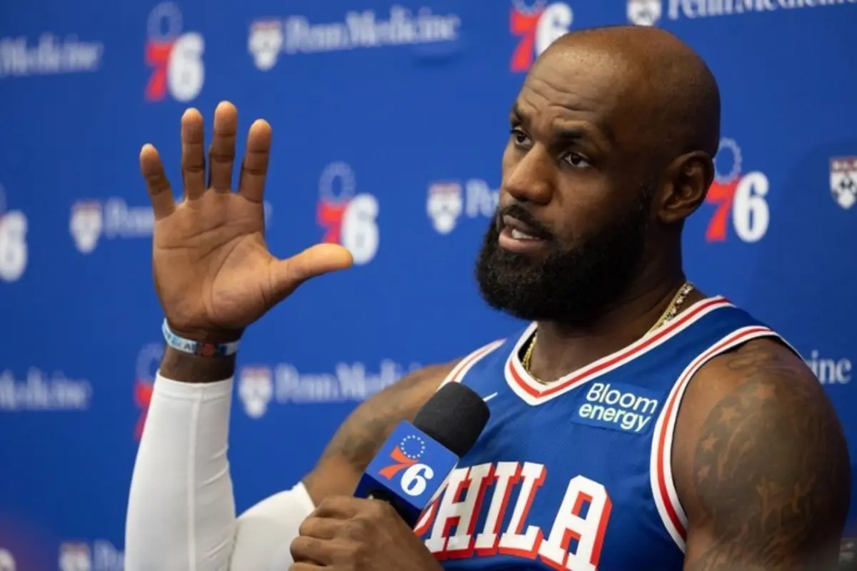 LeBron James Shuts Down Helicopter Travel Controversy: "Just Another Mode of Transportation" 1 LeBron James