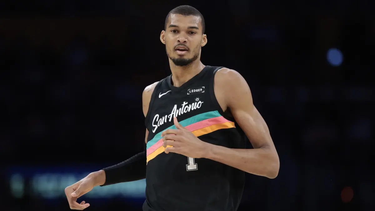 Victor Wembanyama Toying With Domantas Sabonis & Kings Stuns Fans - "He Is Not Human" 1 Victor Wembanyama