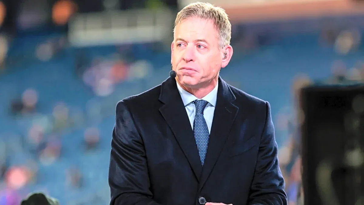 Joe Buck, Troy Aikman TNF Broadcast Draws Awkward Vibes Chatter on Social Media 1 Joe Buck, Troy Aikman TNF Broadcast Draws Awkward Vibes Chatter on Social Media