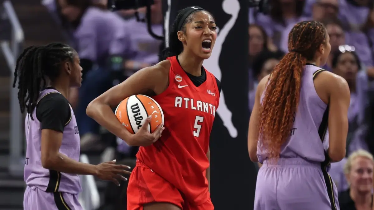 Angel Reese Quits on Team Mid-Play After Not Getting the Ball, Baffling Fans - "Emotional Maturity of an 11-Year-Old" 1 Angel Reese was dominant all-round