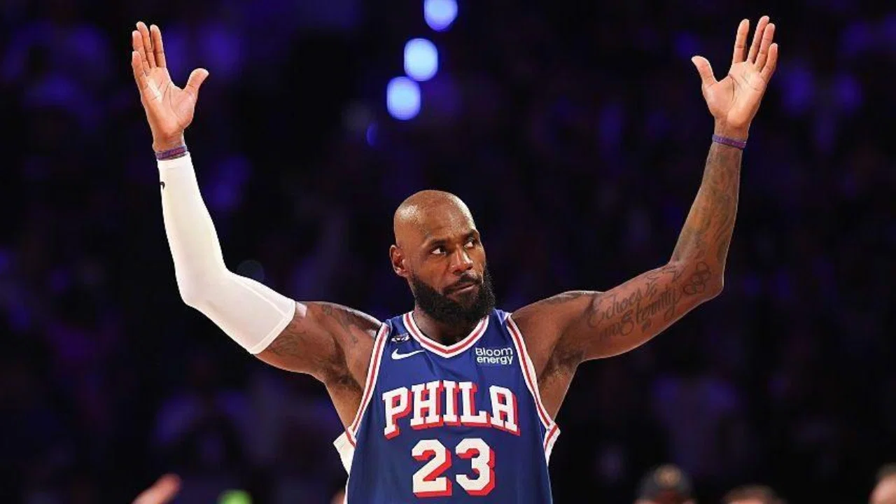LeBron James Gives ‘Passionate’ Philly Fans Praise Despite Earlier Boos
