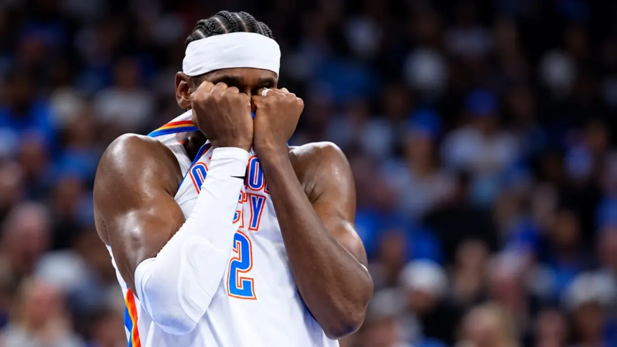 OKC's $287 Million Star Jalen Williams Suffers Horrific Injury, Leaves Fans Shocked: "Heart Breaks for Him" 1 Shai Gilgeous-Alexander was shaken up