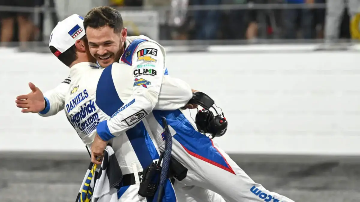 Kyle Larson Breaks Silence on Talladega Yellow-Line Breach Controversy 1 Kyle Larson and Cliff Daniels