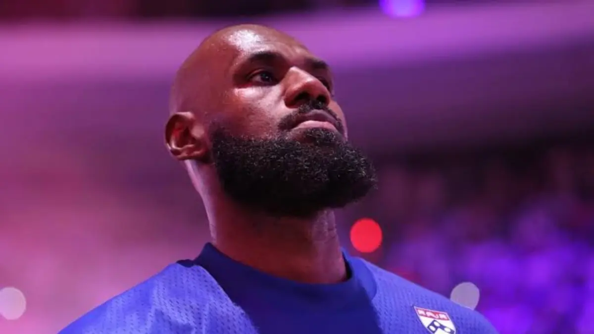 Charles Barkley Slams 'Disrespectful' LeBron James Amid National Anthem Row 1 LeBron James